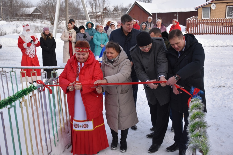 В деревнях Криуши и Липово торжественно открылись сельские клубы