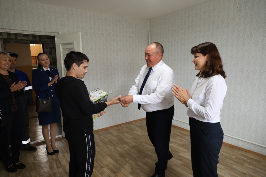 Алевтина Федорова приняла участие в торжественном вручении ключей от квартир детям-сиротам