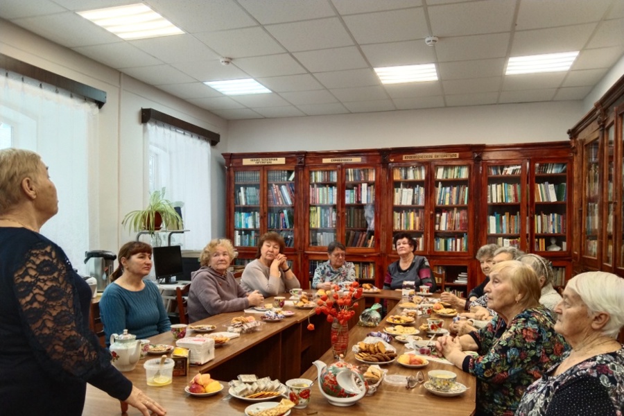 Праздничная программа «Быть женщиной великое искусство»