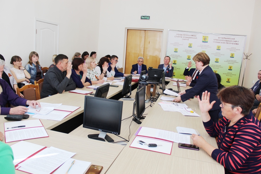 28 апреля в администрации прошло заседание Собрания депутатов Шумерлинского муниципального округа