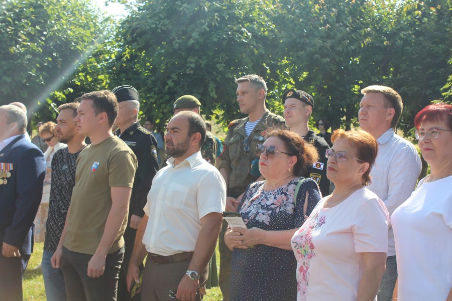 Депутаты приняли участие в торжественной церемонии закладки камня на месте будущего памятника, посвященного героям Специальной военной операции