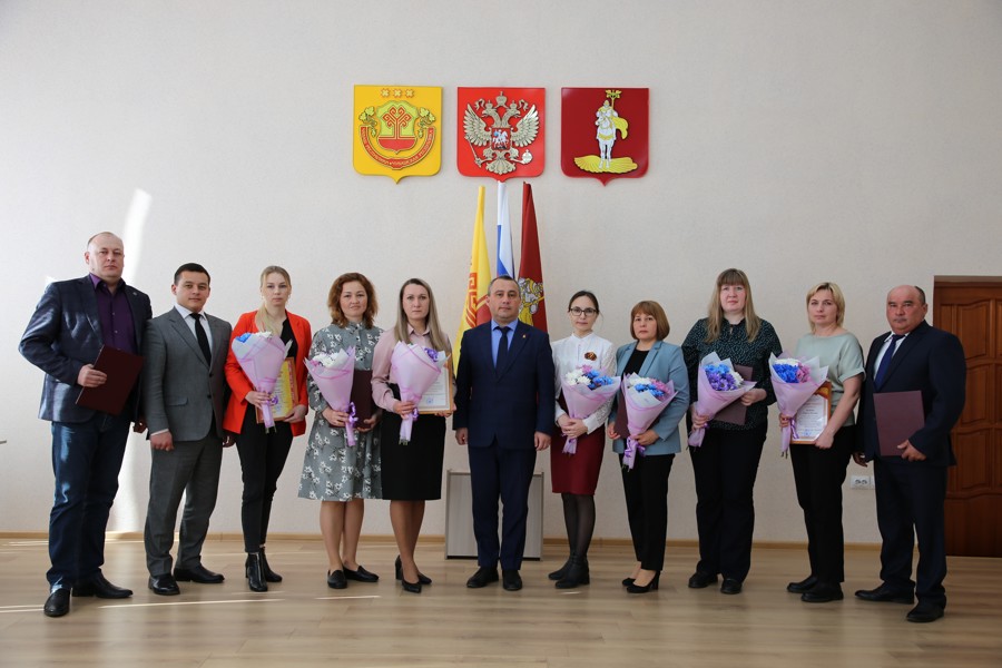 В Янтиковском муниципальном округе прошло торжественное мероприятие, посвященное празднованию Дня местного самоуправления