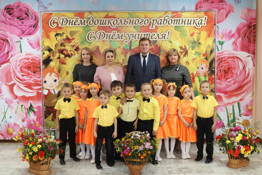 В Чебоксарском округе торжественно отметили День учителя и Дошкольного работника