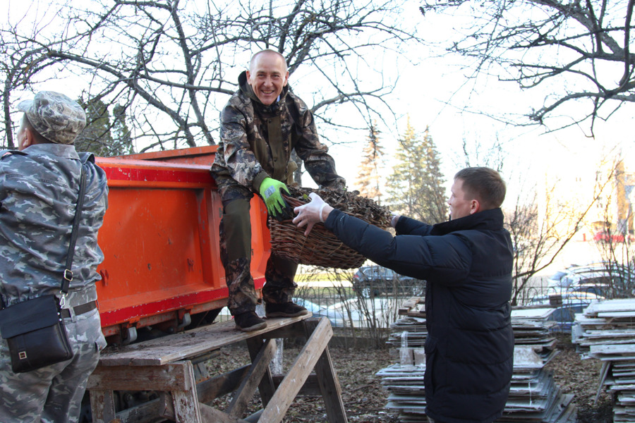 Российское село: Минсельхоз Чувашии и добровольцы «АгроВыбор» дали старт экологическим субботникам