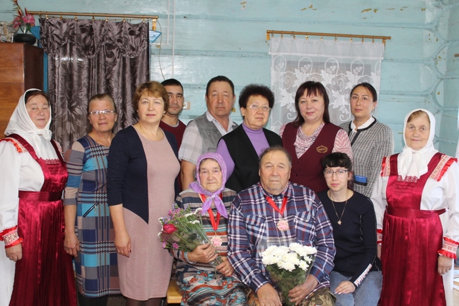 «60 лет в любви и согласии»: чествование супругов Артемьевых из Малокарачкинского сельского поселения Ядринского муниципального округа