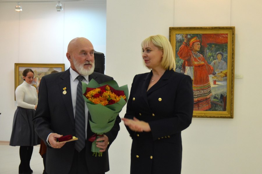 В Чувашском художественном музее открылась выставка народного художника Чувашии Станислава Юхтара