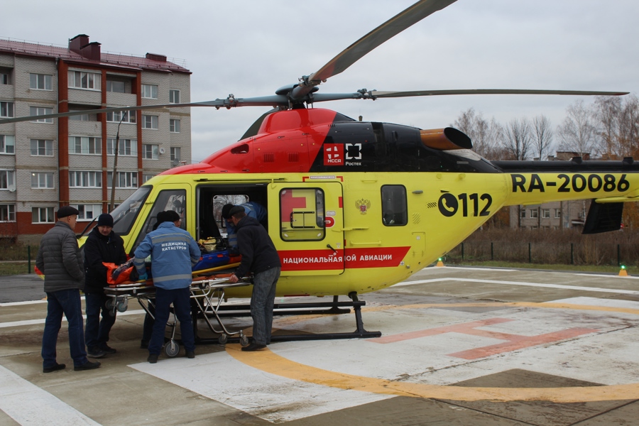 Пациенты с ожогами и инфарктом доставлены в Чебоксары вертолетом санавиации