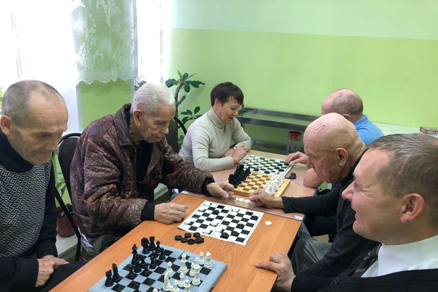 «Серебряные» волонтеры Комсомольского округа проводят время с пользой