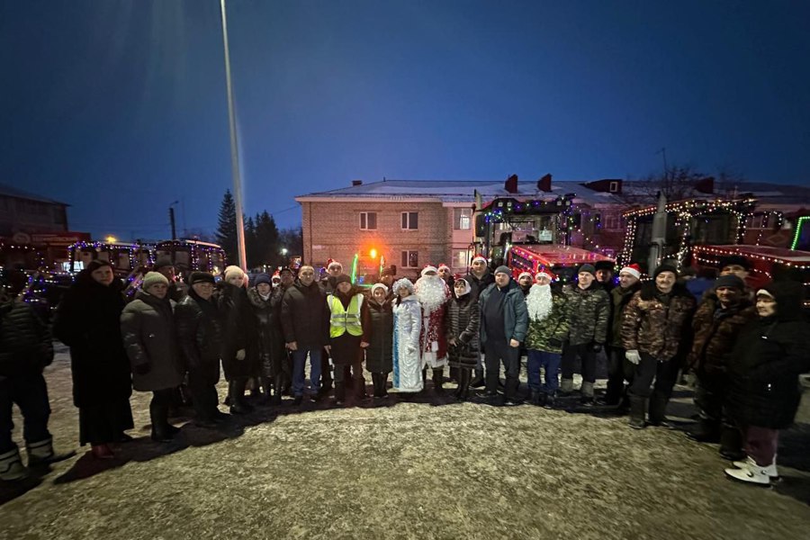 На территории Шемуршинского муниципального округа прошла акция «Новогодний пробег тракторов в поддержку участников специальной военной операции»