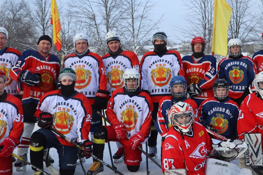 В селе Новое Чурашево состоялся товарищеский турнир по хоккею
