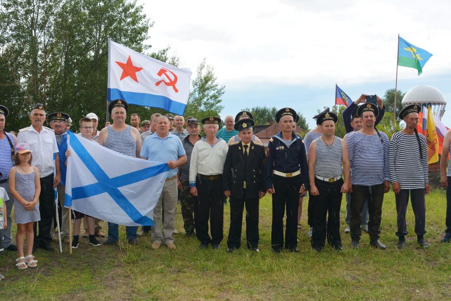 Открытие памятника морякам  и морским пехотинцам  в д. Шаймурзино