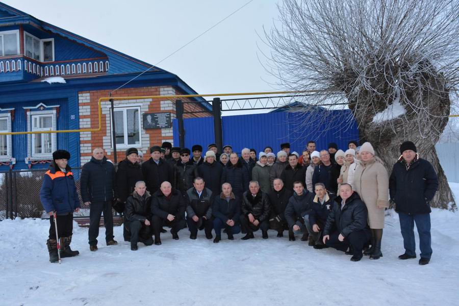 В селе Янгорчино открылась мемориальная доска Романова Василия Игнатьевича