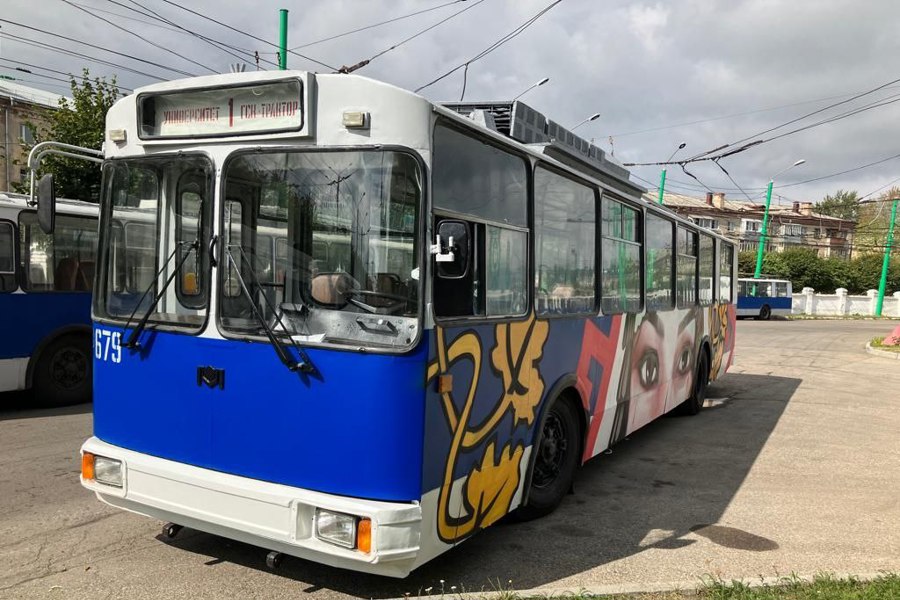 На маршрут №1 выйдет музейный троллейбус с граффити в национальном стиле в День города Чебоксары