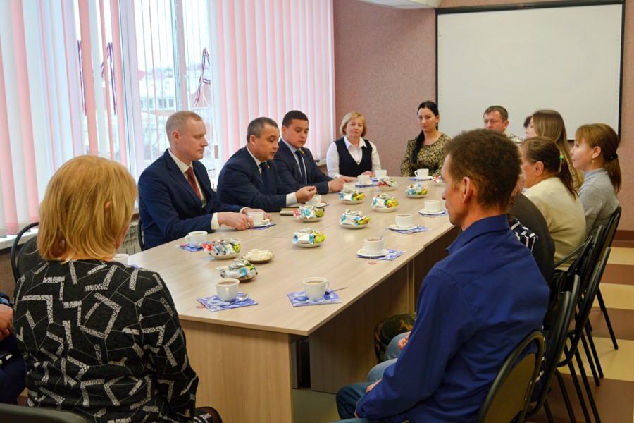 В Янтиковском муниципальном округе прошел круглый стол с членами семей участников специальной военной операции
