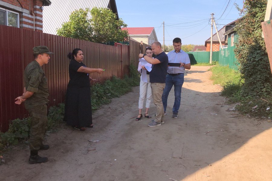 В микрорайоне Альгешево состоялся комиссионный обход на предмет самовольного занятия земельных участков