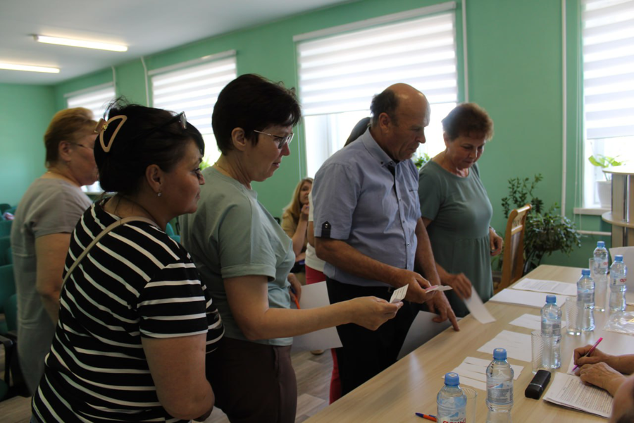 В БУ ЧР «Чебоксарская городская СББЖ» Госветслужбы Чувашии прошла аттестация ветеринарных специалистов на право клеймения овальным клеймом.