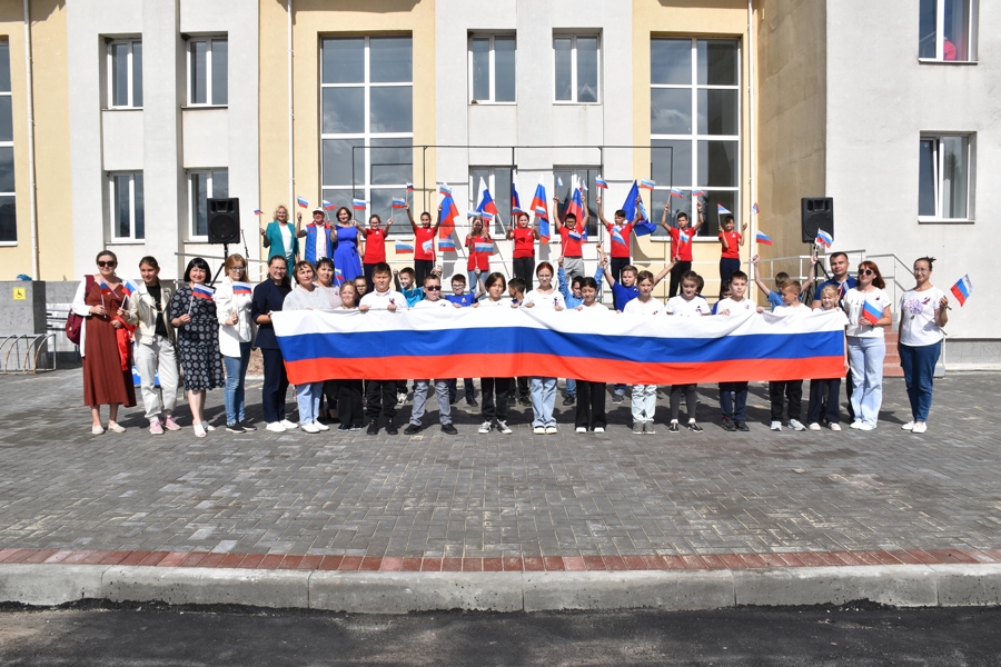 В Моргаушском муниципальном округе состоялся праздник, посвященный Дню государственного флага