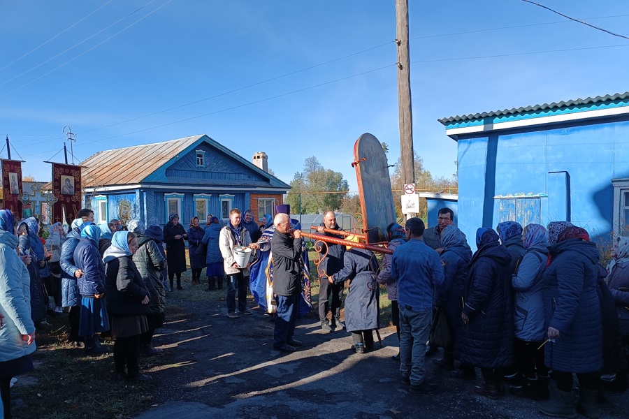 Божественные литургии в праздник Покрова Пресвятой Богородицы прошли в храмах Ибресинского муниципального округа