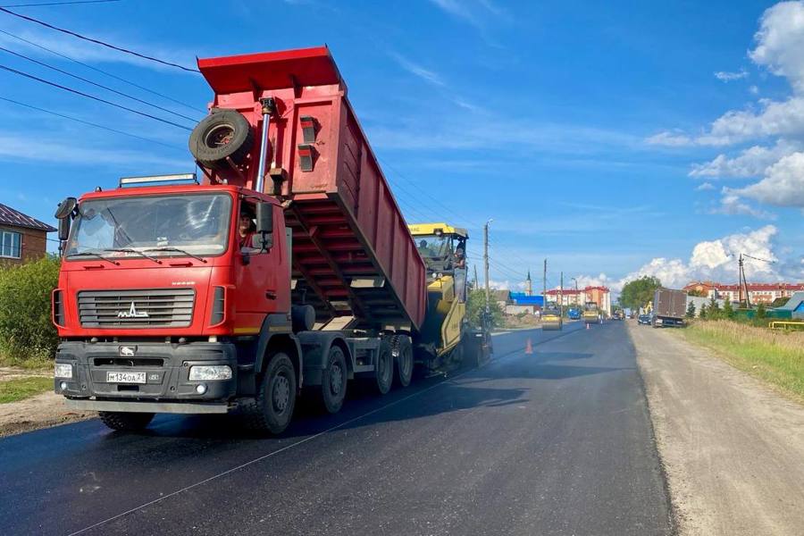 Общая протяженность обновлённого асфальтового покрытия автомобильных дорог в городе Канаш составит 4,55 км