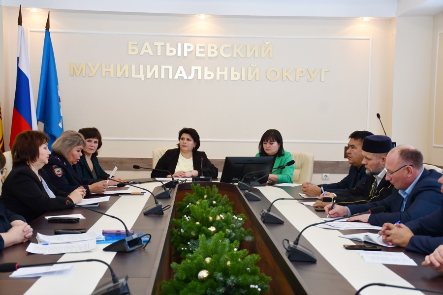 Состоялось  заседание Совета по межнациональным и межконфессиональным отношениям в Батыревском муниципальном округе