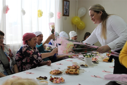 Праздничная встреча «Вы - свет, что на земле не гаснет никогда»