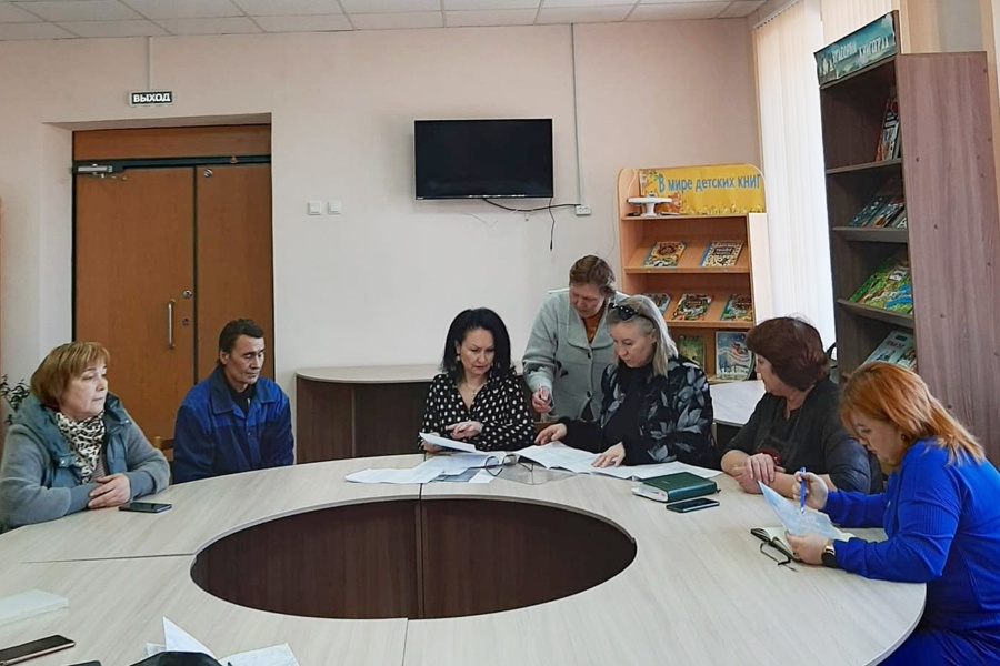Жителям Нижнекумашкинского сельского поселения даны консультации по вопросам оформления прав на жилые дома и земельные участки