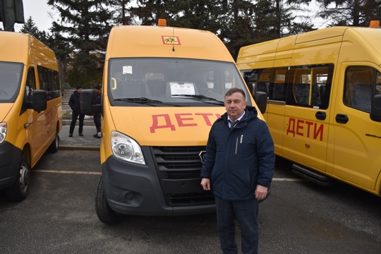 В Красноармейский муниципальный округ поступил новый школьный автобус