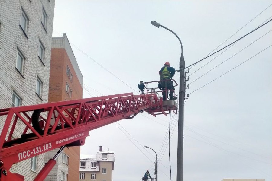 АО «Горсвет» продолжает подготовку городских объектов к новогодним праздникам