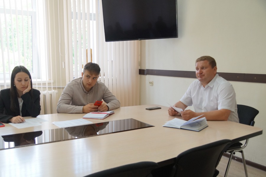 В администрации Ленинского района прошло совещание с руководителями управляющих компаний