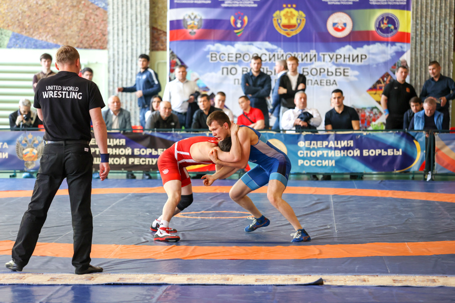 В Чувашии прошел юбилейный 55-ый Всероссийский турнир по вольной борьбе памяти В.И. Чапаева