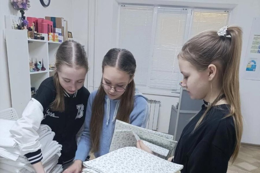 Шумерлинские школьники продолжают помогать участникам СВО