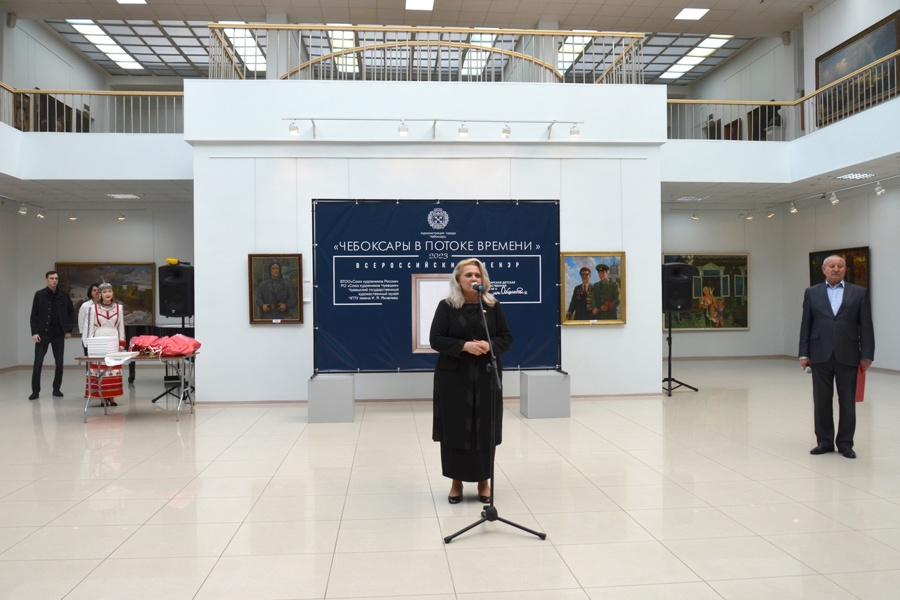 В Чувашском художественном музее торжественно открылся всероссийский пленэр «Чебоксары в потоке времени»