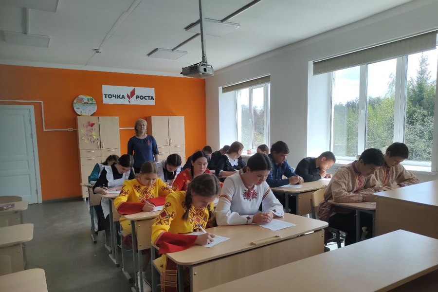 На базе МБОУ «Асановская СОШ» прошла образовательная акция «Избирательный диктант - 2023»