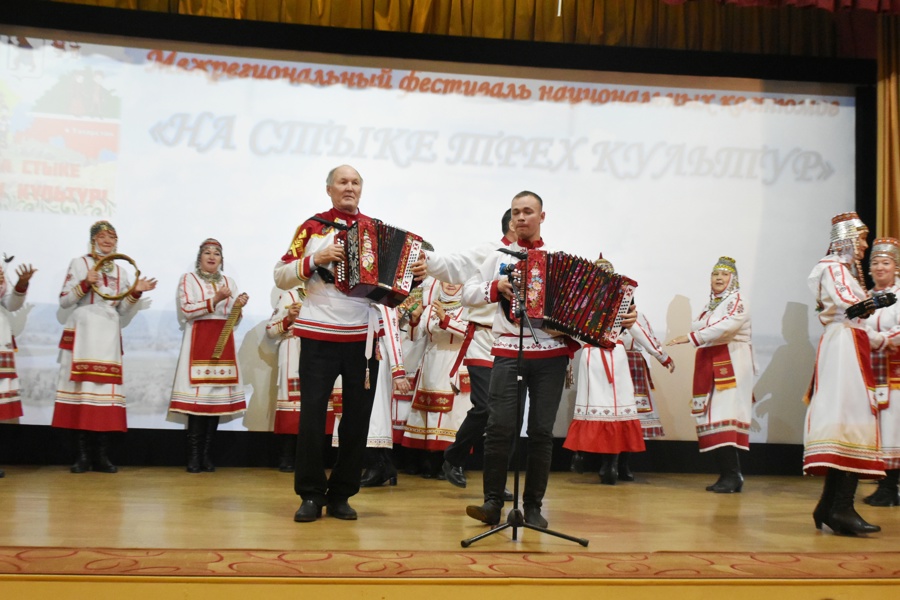 Поздравление главы Козловского муниципального округа Алексея Людкова с Днём работника культуры