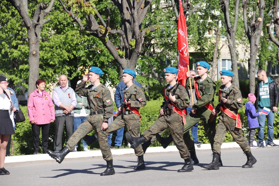 В Алатыре состоялся парад юнармейцев школ города