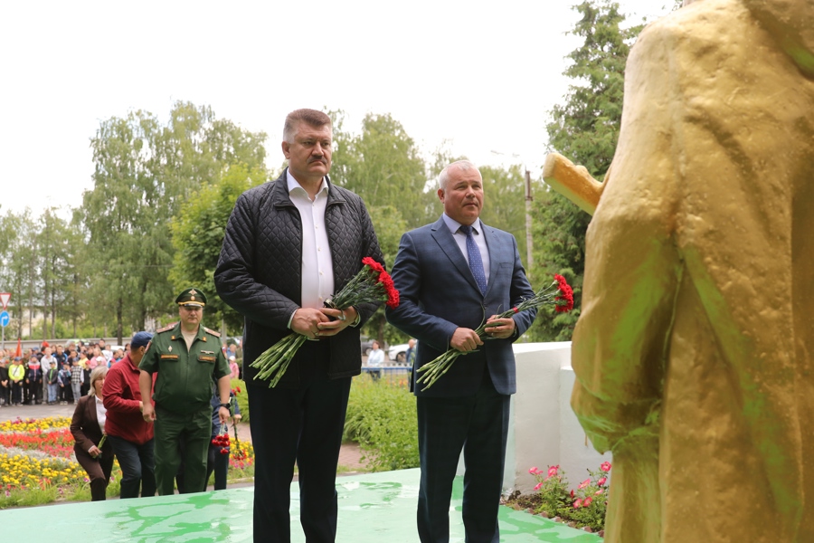 В День памяти и скорби глава Чебоксарского МО Николай Хорасев возложил цветы