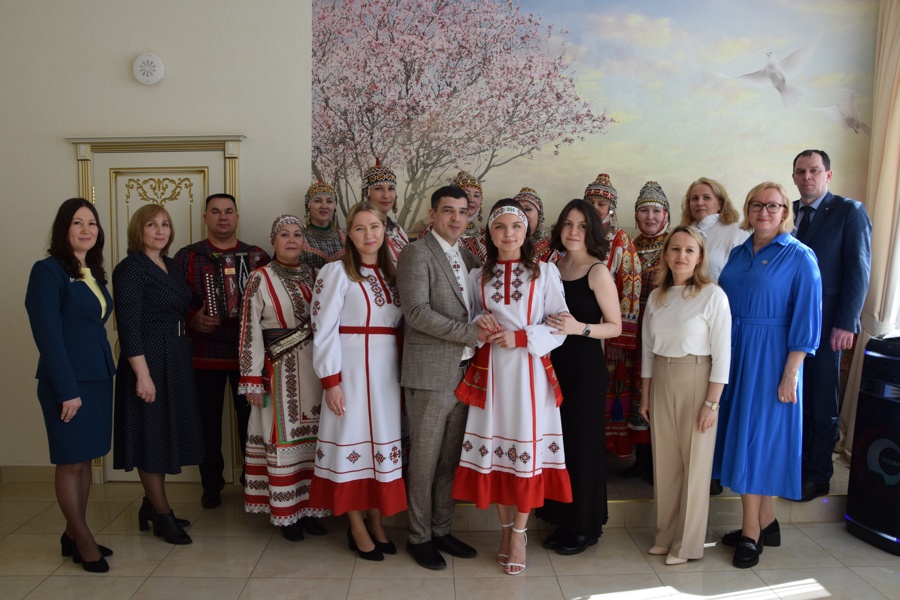 День чувашского языка: в Чебоксарах состоялась национальная свадьба