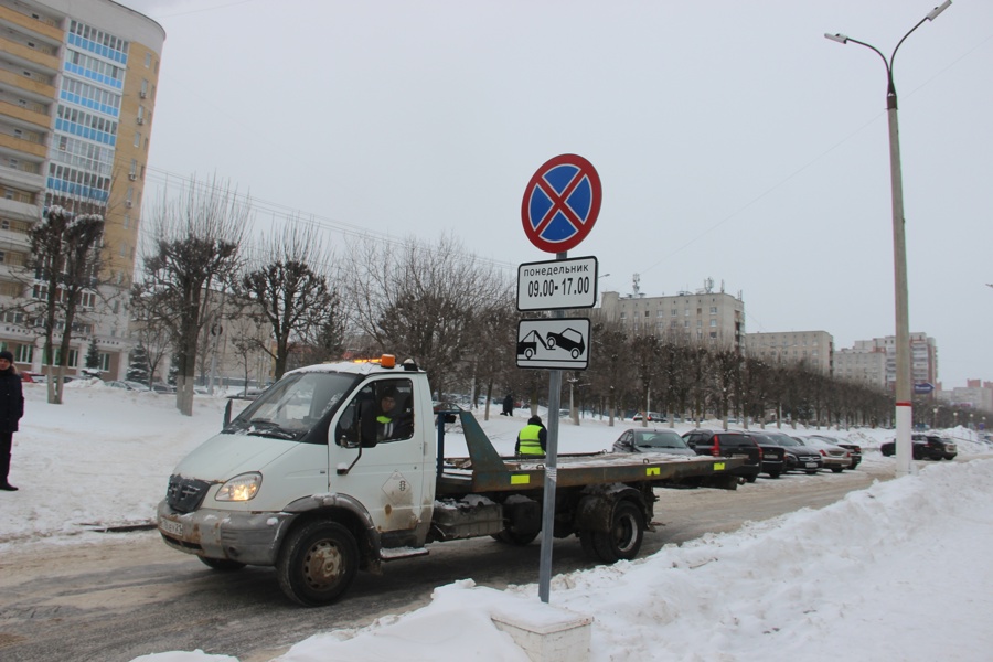 В Чебоксарах с начала зимы эвакуировали 72 автомобиля из-под запрещающих знаков
