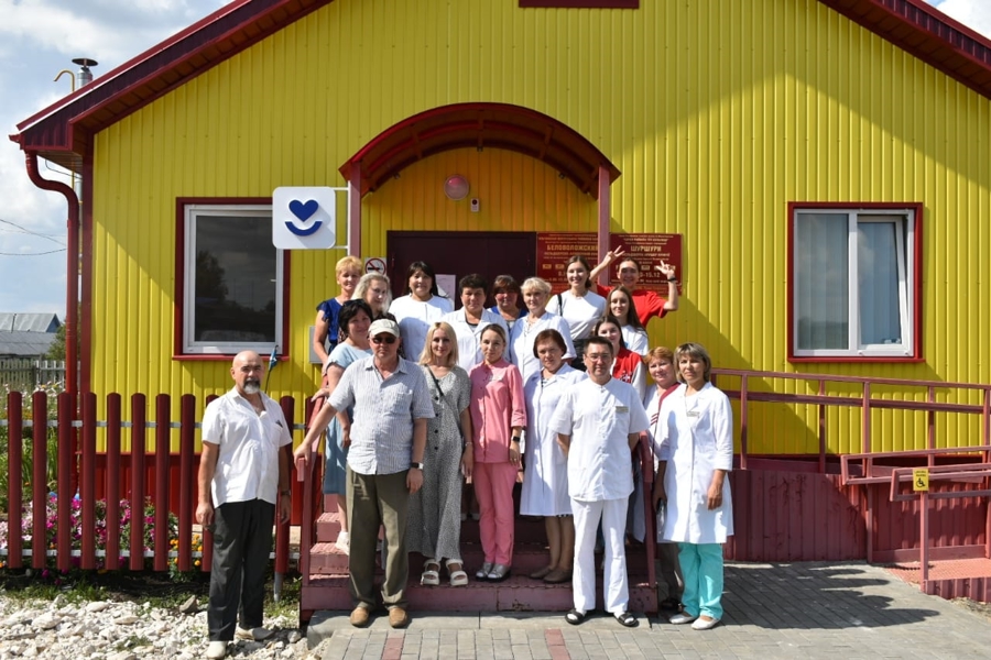 Столичные врачи и их будущие коллеги волонтеры-медики с проектом «#ДоброВСело» приехали в деревню Белая Воложка