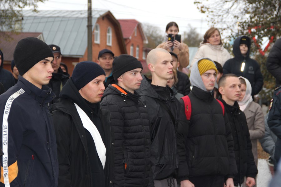 11 новобранцев из Ядринского и Красночетайского округов на военную службу в рамках осеннего призыва