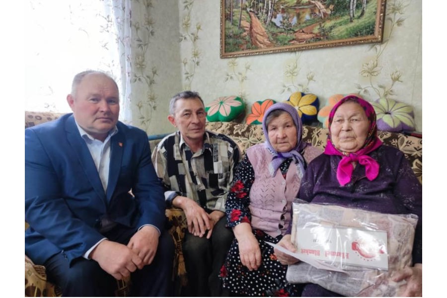 Жительнице деревни Белое Озеро Лидии Семеновой 95 лет