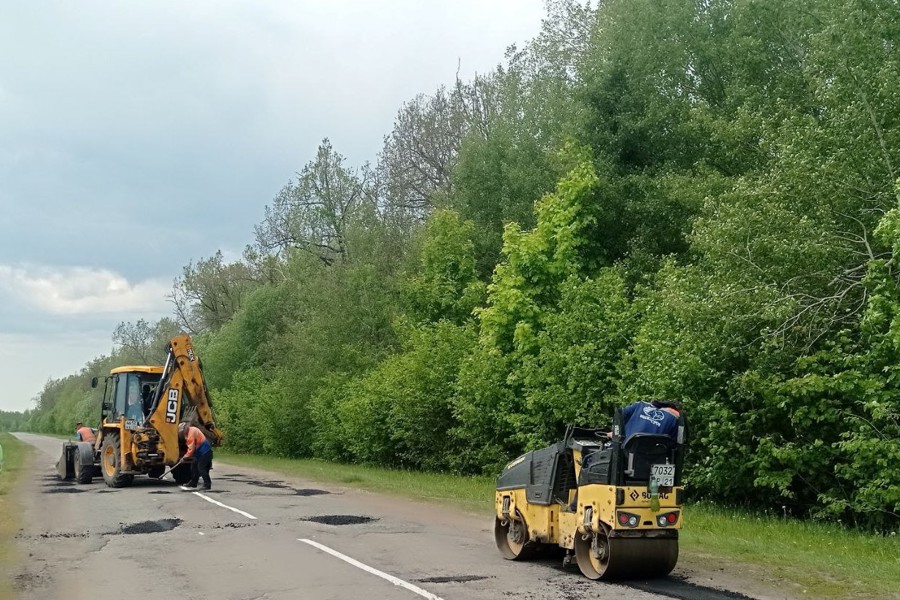 В Красноармейском муниципальном округе продолжаются работы по ямочному ремонту