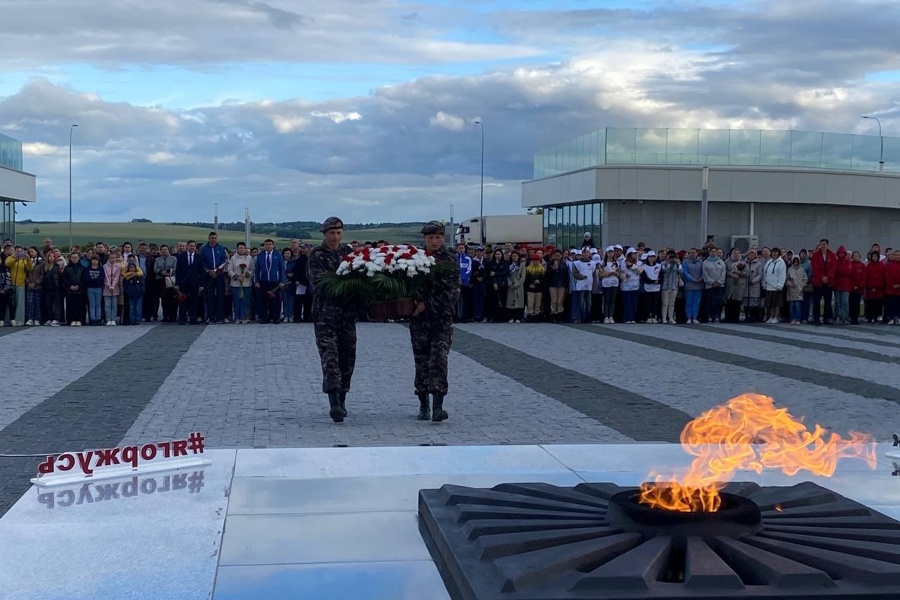 Делегация Шумерлинского муниципального округа приняла участие в акции «Свеча памяти» в с. Байгулово