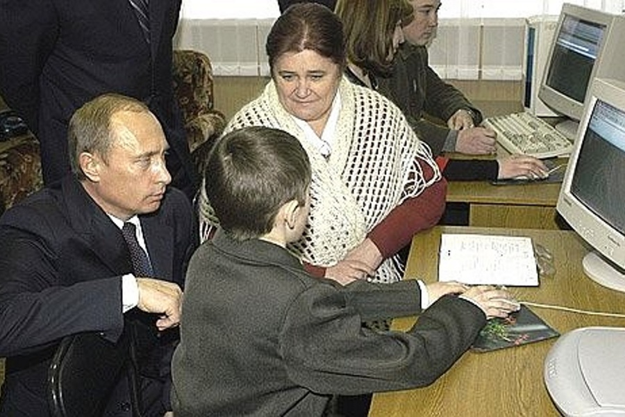 20 лет назад Владимир Путин в ходе рабочей поездки по Чувашии посетил село Шемурша