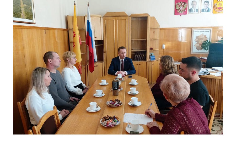 Глава администрации города Шумерля Эдуард Васильев обсудил с представителями волонтерских групп вопросы взаимодействия