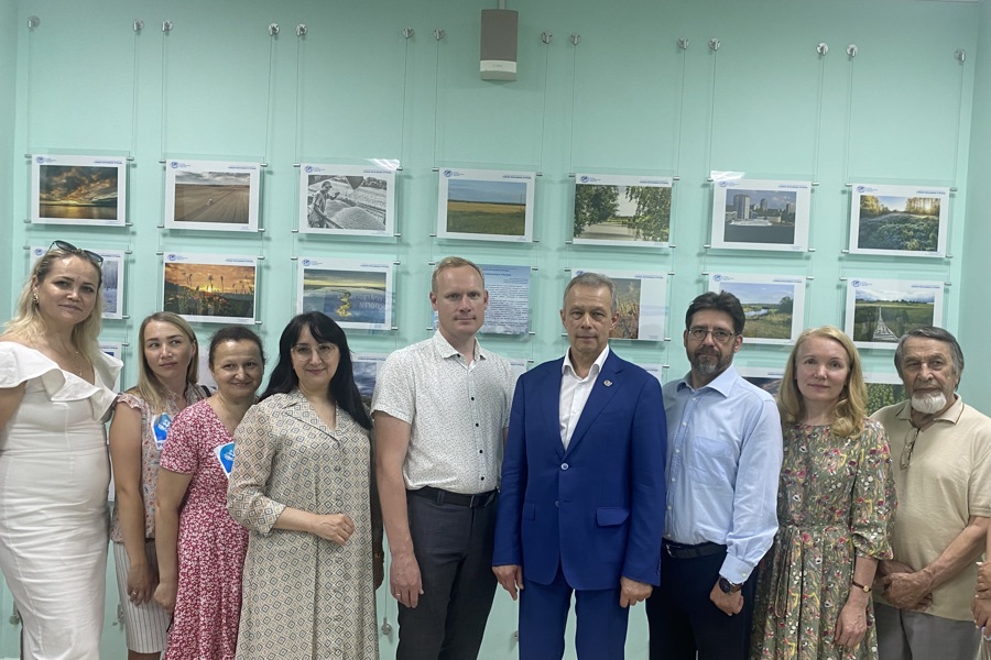 В ЧувГУ имени И.Н. Ульянова состоялось торжественное открытие фотовыставки «Самая красивая страна»