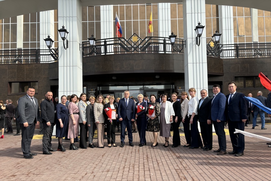 Муниципалитеты Чувашской Республики отмечают профессиональный праздник