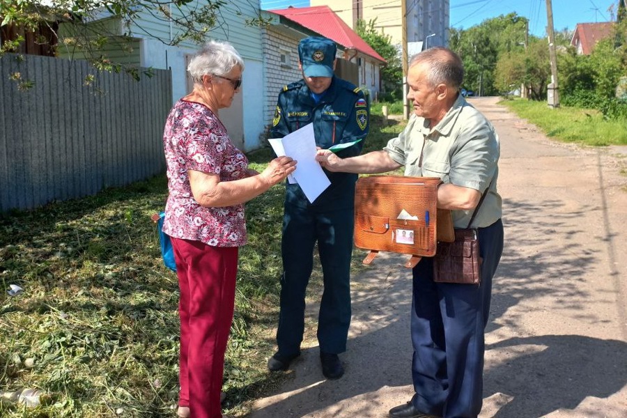 В рамках профилактики пожаров в частном секторе проведен обход 24 домовладений