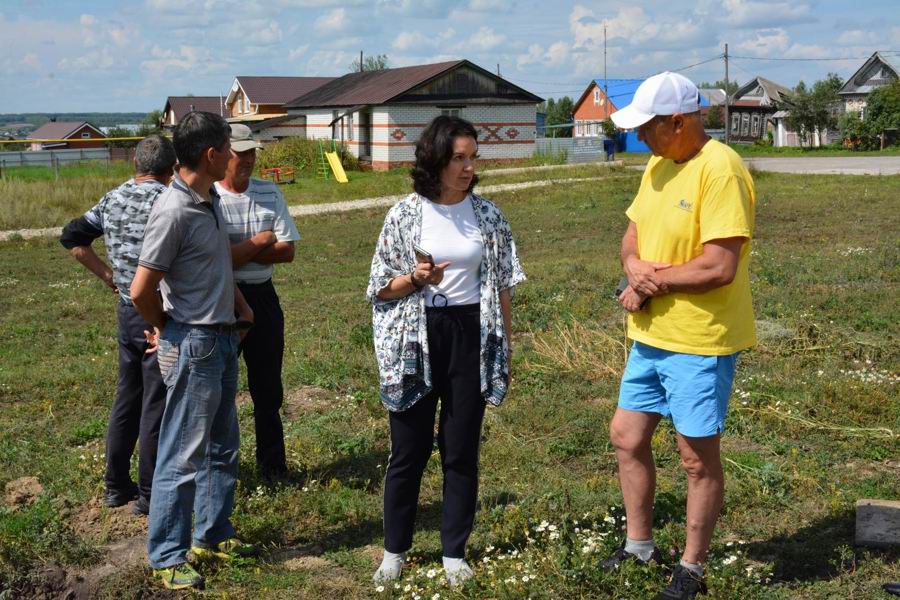 Глава округа Надежда Никандрова в рамках рабочей поездки провела встречи с инициативными жителями