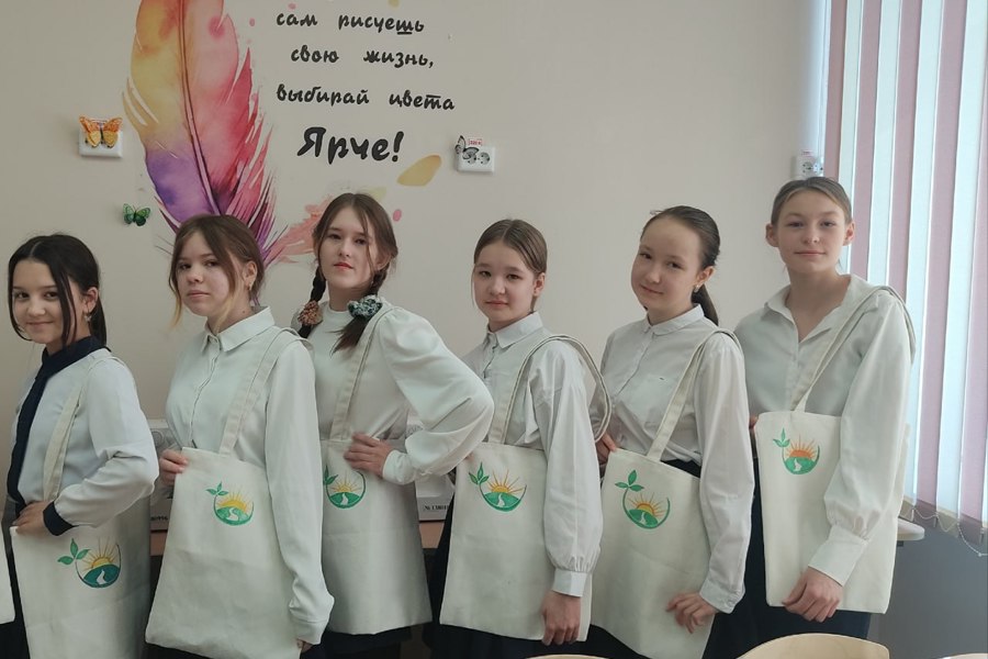 В Большебикшихской школе своими руками шьют тканевую экосумку-шоппер